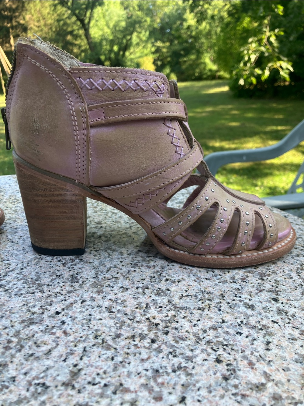 FreeBird Connor Pink / Blush Studded Open-Toe Sandals 7 - Picture 3 of 14